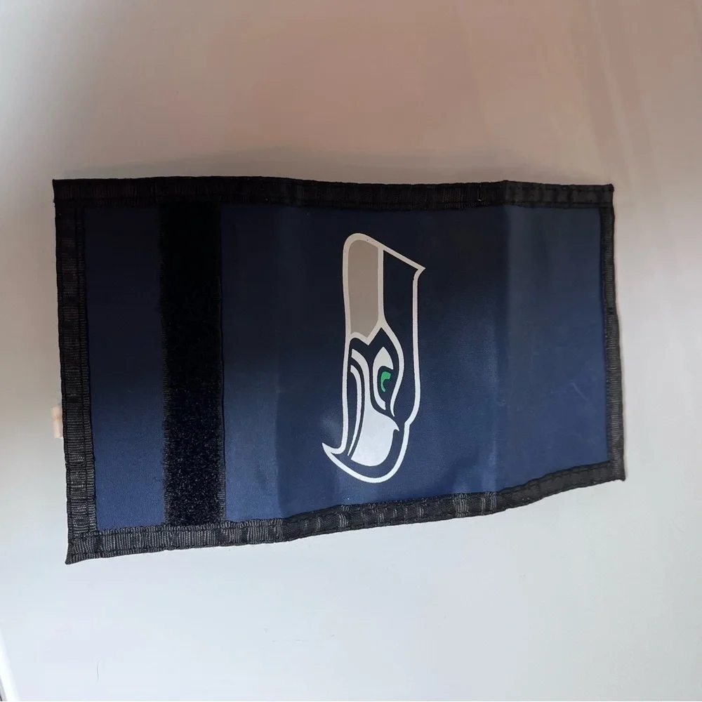 N/A navy wallet